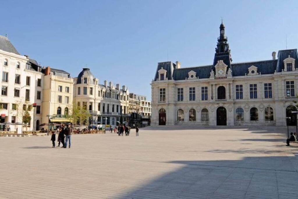 Appartement En Face De La Gare - Centre Ville Poitiers Luaran gambar