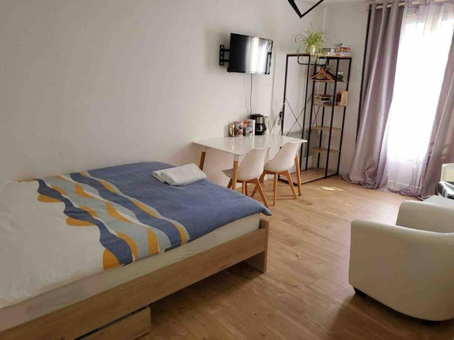 Appartement En Face De La Gare - Centre Ville Poitiers Luaran gambar